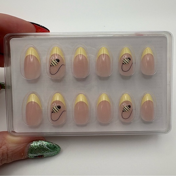 Nail Reformation Press-On Nails French Butter Yellow with Bees Spring Summer - Picture 3 of 5